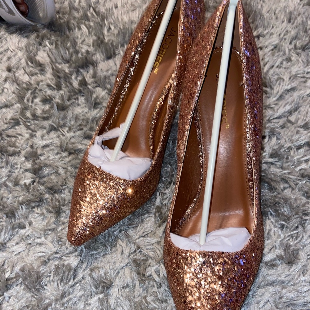 Pumps - Picture 4 of 5